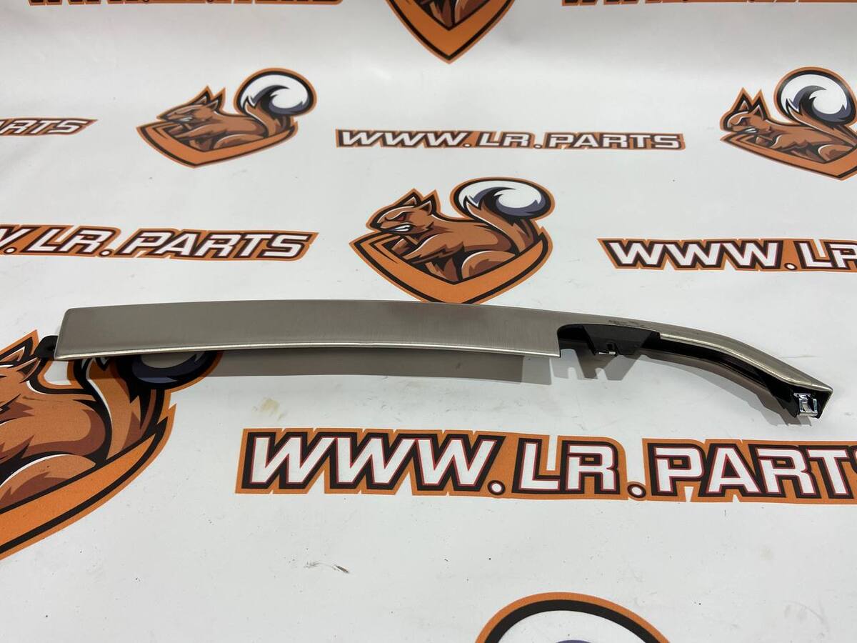 LR088588 Накладка права центральної консолі права хром Land Rover Discovery Sport L550 (2015-)